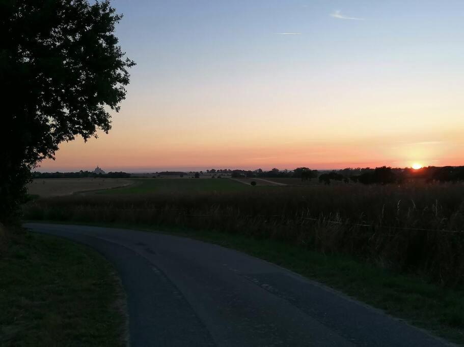 Sunset Family Guesthouse Mont Saint Michel Со Экстерьер фото