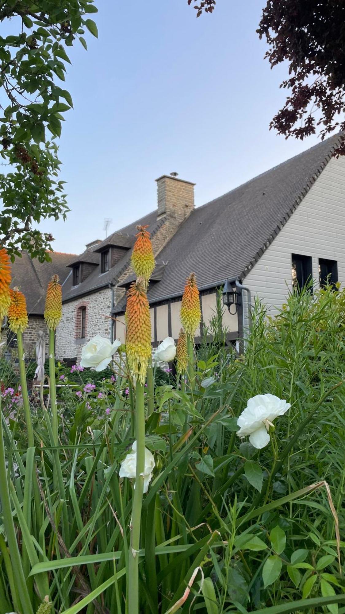 Sunset Family Guesthouse Mont Saint Michel Со Экстерьер фото